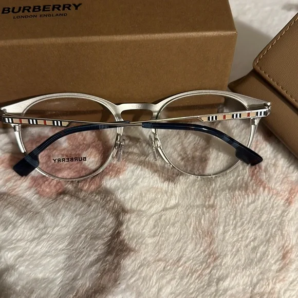 Brand new Burberry RX eyeglasses display picture 1